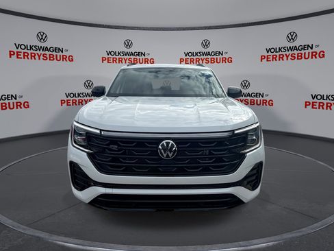 New 2026 Volkswagen Atlas Cross Sport SEL R-Line image 3