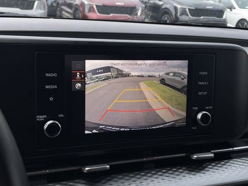 Certified 2023 Kia Carnival LX image 15