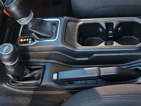 Used 2023 Jeep Gladiator Willys image 23