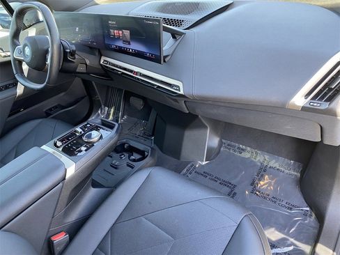 Used 2025 BMW iX xDrive50 image 8