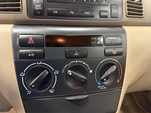 Used 2005 Toyota Corolla image 19