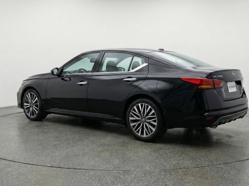 Used 2025 Nissan Altima 2.5 SV image 6