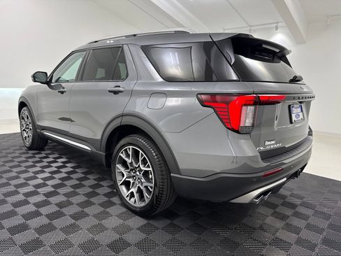 Used 2025 Ford Explorer Platinum w/ Ultimate Package AWD/4WD image 5