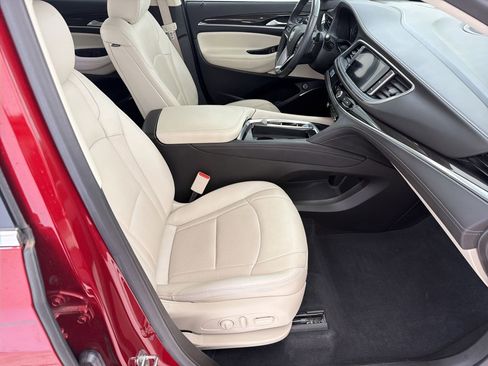 Used 2024 Buick Enclave Essence w/ Experience Buick Package FWD image 29