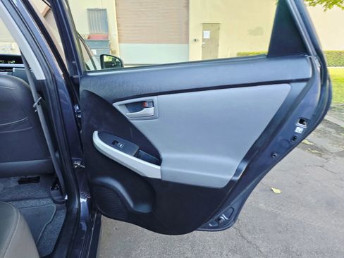 Used 2014 Toyota Prius Plug-In Hybrid image 29