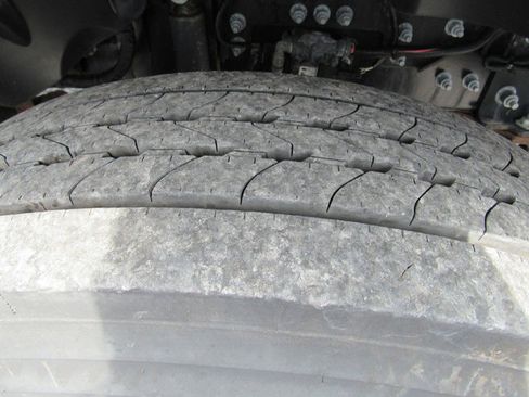 Used 2022 Ford F750 2WD Regular Cab Super Duty image 11