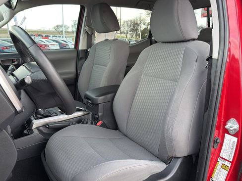 Used 2022 Toyota Tacoma SR5 image 9