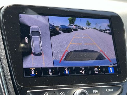 Used 2022 Chevrolet Equinox Premier image 32