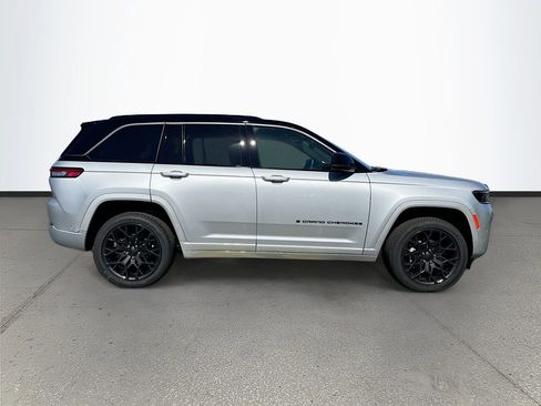 New 2026 Jeep Grand Cherokee Summit AWD/4WD image 8
