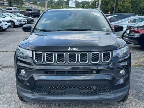 Used 2024 Jeep Compass Latitude AWD/4WD image 11