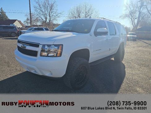 Used 2007 Chevrolet Suburban LT w/ LT Preferred Equipment Group image 3