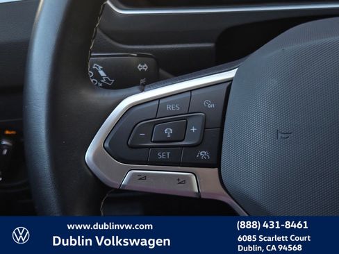 Used 2024 Volkswagen Tiguan SE image 21