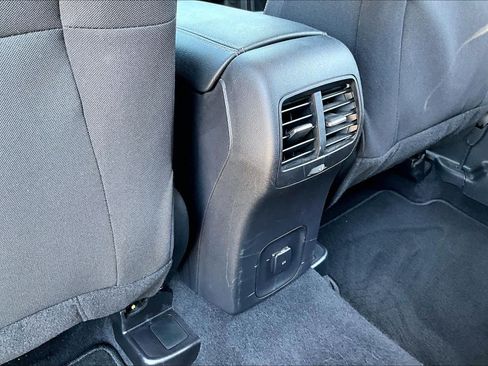 Used 2020 Ford Escape SE FWD image 33