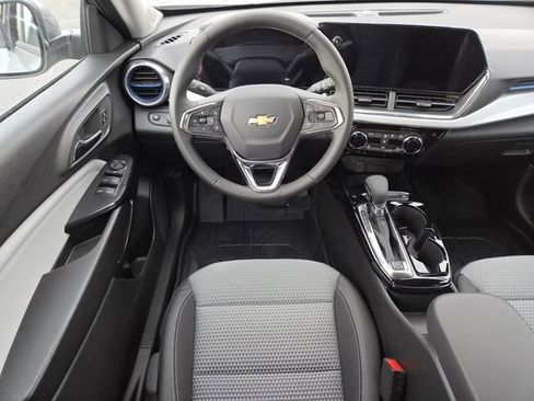 New 2026 Chevrolet Trax LT image 28