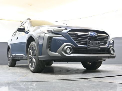 Certified 2025 Subaru Outback Onyx Edition AWD/4WD image 36