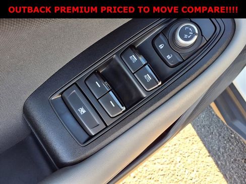 Used 2024 Subaru Outback Premium AWD/4WD image 11