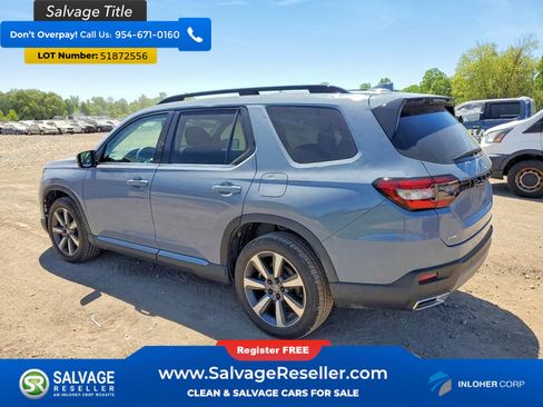 Used 2025 Honda Pilot Elite image 3