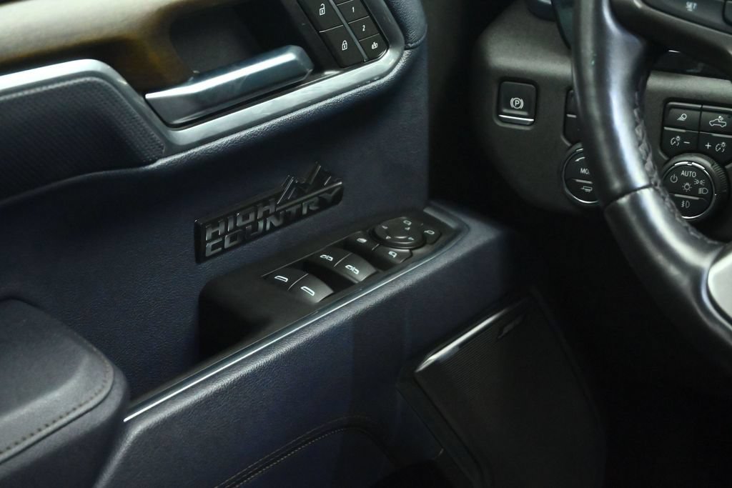 Used 2025 Chevrolet Silverado 1500 High Country w/ Technology Package AWD/4WD image 41