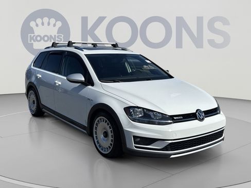 Used 2019 Volkswagen Golf Alltrack SE AWD/4WD image 10