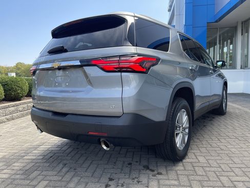 Used 2023 Chevrolet Traverse LT w/ LPO, Floor Liner Package image 5