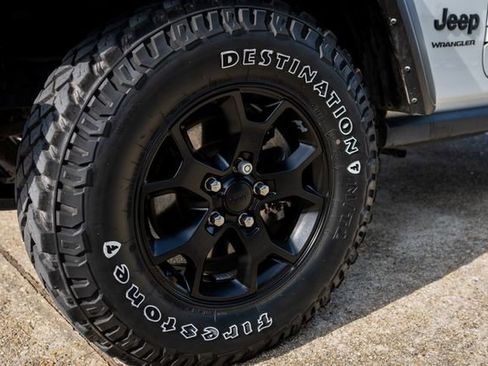 Used 2022 Jeep Wrangler Willys image 13