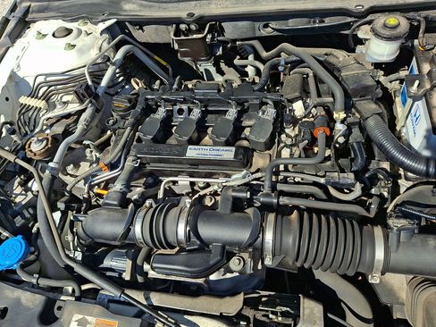 Used 2018 Honda Accord EX image 28