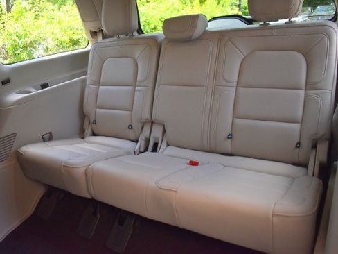 Used 2018 Lincoln Navigator Reserve w/ Technology Package AWD/4WD image 41