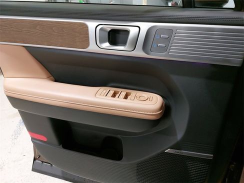 Used 2025 Hyundai Santa Fe Limited image 28