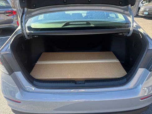 New 2025 Honda Accord SE image 18