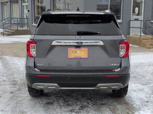 Certified 2022 Ford Explorer XLT w/ Equipment Group 202A image 7