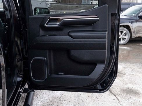 Used 2023 Chevrolet Silverado 1500 RST image 15