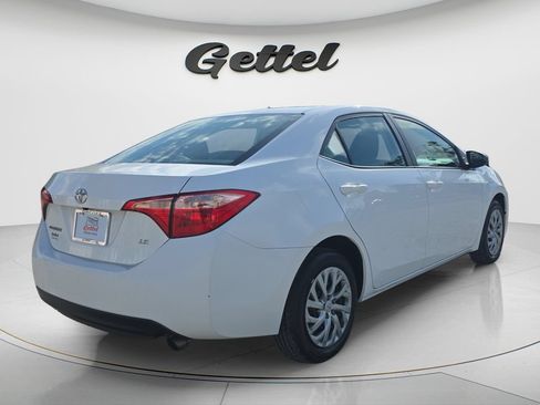 Used 2018 Toyota Corolla LE FWD image 5