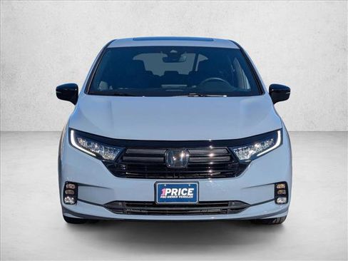 Used 2024 Honda Odyssey Sport image 2