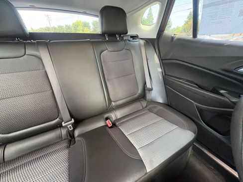 Used 2025 Chevrolet Trax LT w/ LT Convenience Package FWD image 36