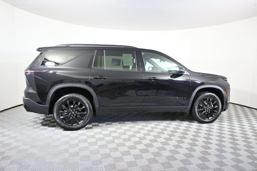 Used 2024 Chevrolet Traverse LT w/ Enhanced Driving Package AWD/4WD image 7