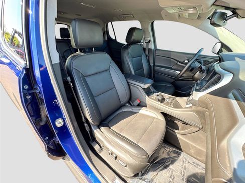 Used 2023 GMC Acadia SLT w/ Technology Package image 28