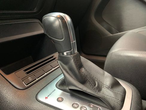 Used 2014 Volkswagen Tiguan SE image 16