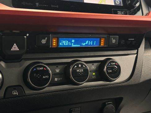 Used 2017 Toyota Tacoma TRD Sport image 24