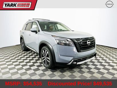 New 2025 Nissan Pathfinder Platinum w/ Black Appearance Package