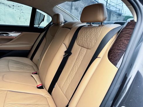 Used 2016 BMW 750i xDrive AWD/4WD image 27