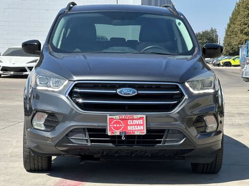 Used 2018 Ford Escape SE w/ SE Sport Appearance Package FWD image 11