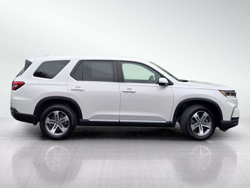 Used 2024 Honda Pilot EX-L image 3