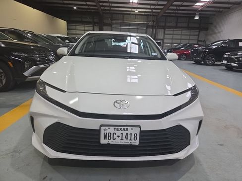 Used 2025 Toyota Camry LE FWD image 6
