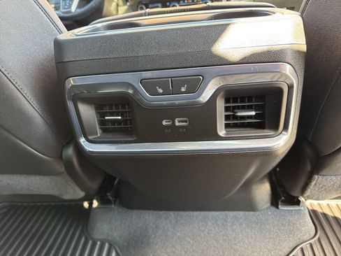 Used 2022 Chevrolet Silverado 1500 High Country w/ Technology Package AWD/4WD image 16