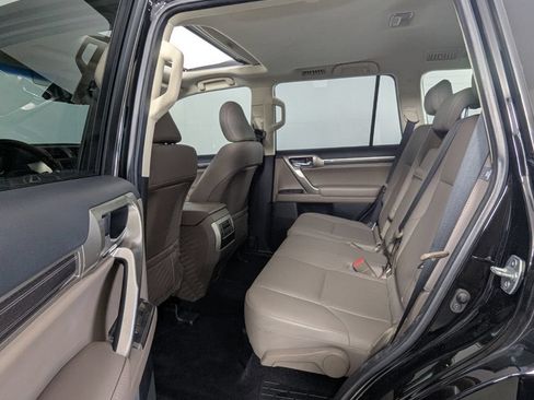 Used 2020 Lexus GX 460 Premium w/ Premium Package AWD/4WD image 28