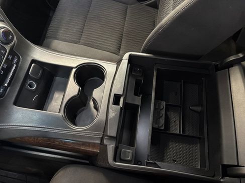 Used 2017 Chevrolet Suburban LS AWD/4WD image 26