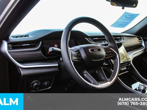 Used 2025 Jeep Grand Cherokee Altitude AWD/4WD image 22