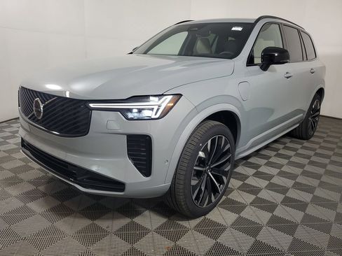 New 2026 Volvo XC90 T8 Ultra w/ Protection Package Premier AWD/4WD image 3