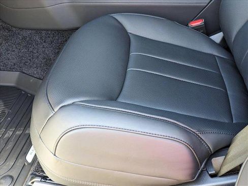 New 2025 Land Rover Range Rover SE image 4