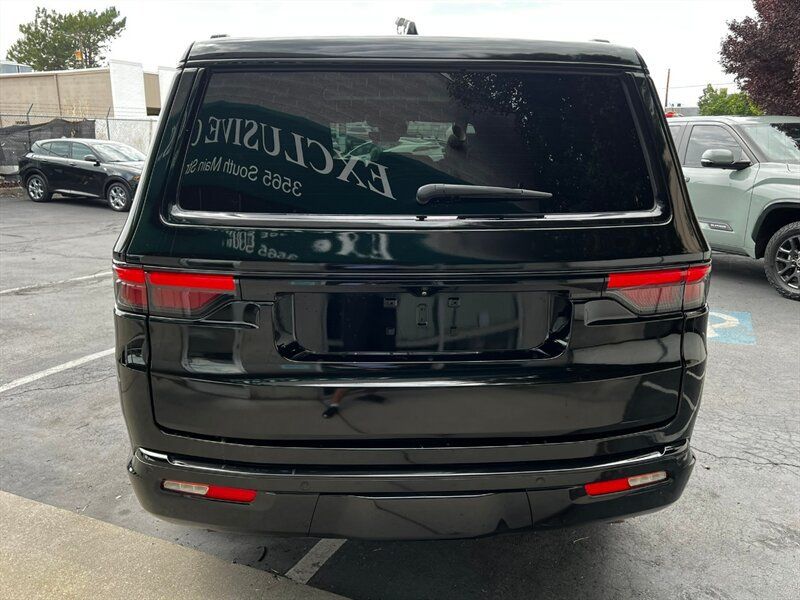 Used 2022 Jeep Wagoneer Series II w/ Premium Group I AWD/4WD image 8